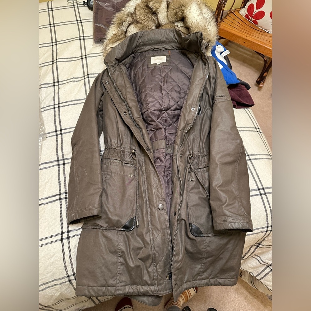 Women’s Laundry by Shelli Segal olive green winter coat size small fur hood